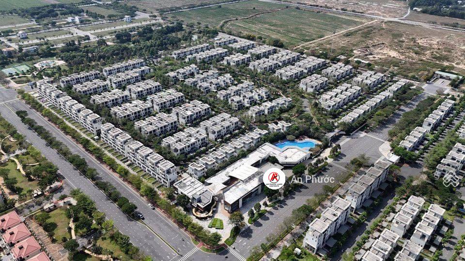 Nhà 1 trệt 2 lầu nằm trong khu compound giá bằng 1 căn hộ ở SG, thuộc dự án Swan Park Đông SG Nhà 1 trệt 2 lầu nằm trong khu compound giá bằng 1 căn hộ ở SG, thuộc dự án Swan Park Đông SG