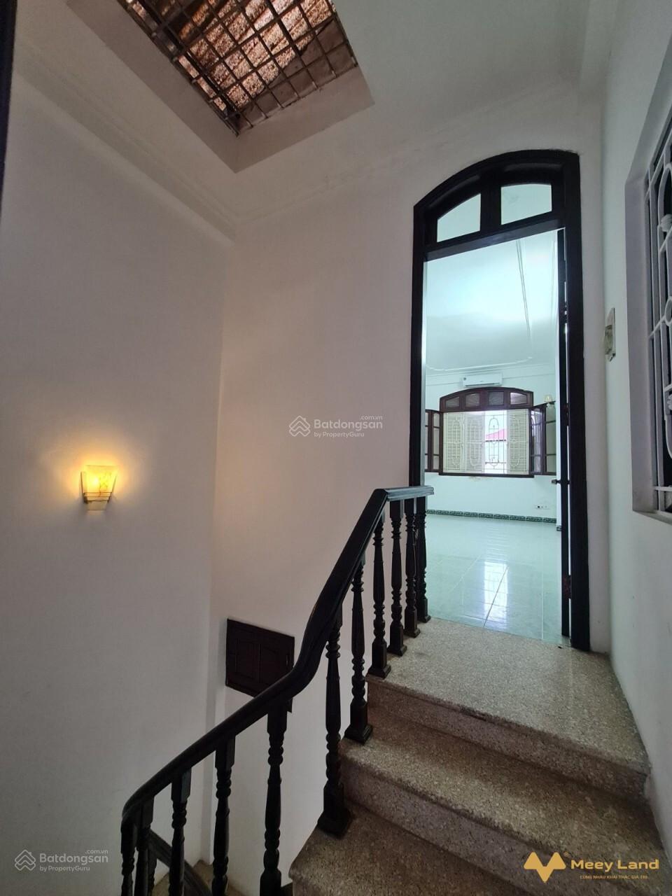 Cho thuê nhà riêng khu Phạm Văn Đồng ngõ ô tô 45m2, 5 tầng, giá 12tr/th, full đồ Cho thuê nhà riêng khu Phạm Văn Đồng ngõ ô tô 45m2, 5 tầng, giá 12tr/th, full đồ