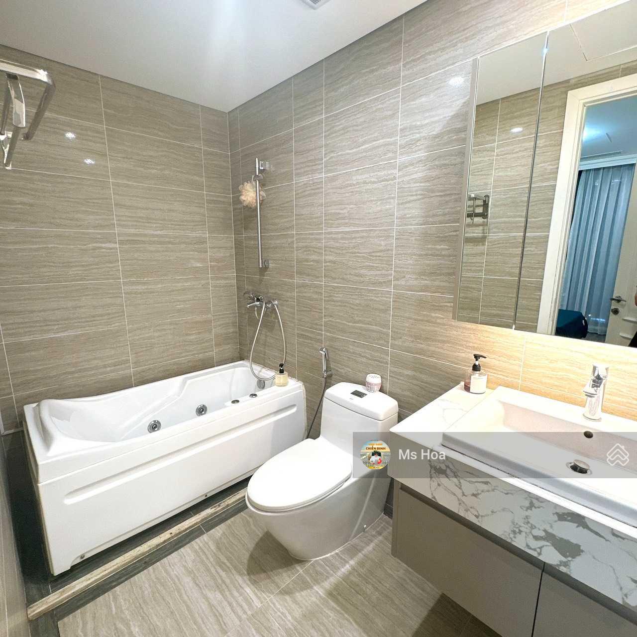 Chính chủ gửi bán gấp căn góc 3PN + 2VS 72m2 tòa R1.03 The Zenpark, view hồ điều hòa và bể bơi Ruby Chính chủ gửi bán gấp căn góc 3PN + 2VS 72m2 tòa R1.03 The Zenpark, view hồ điều hòa và bể bơi Ruby