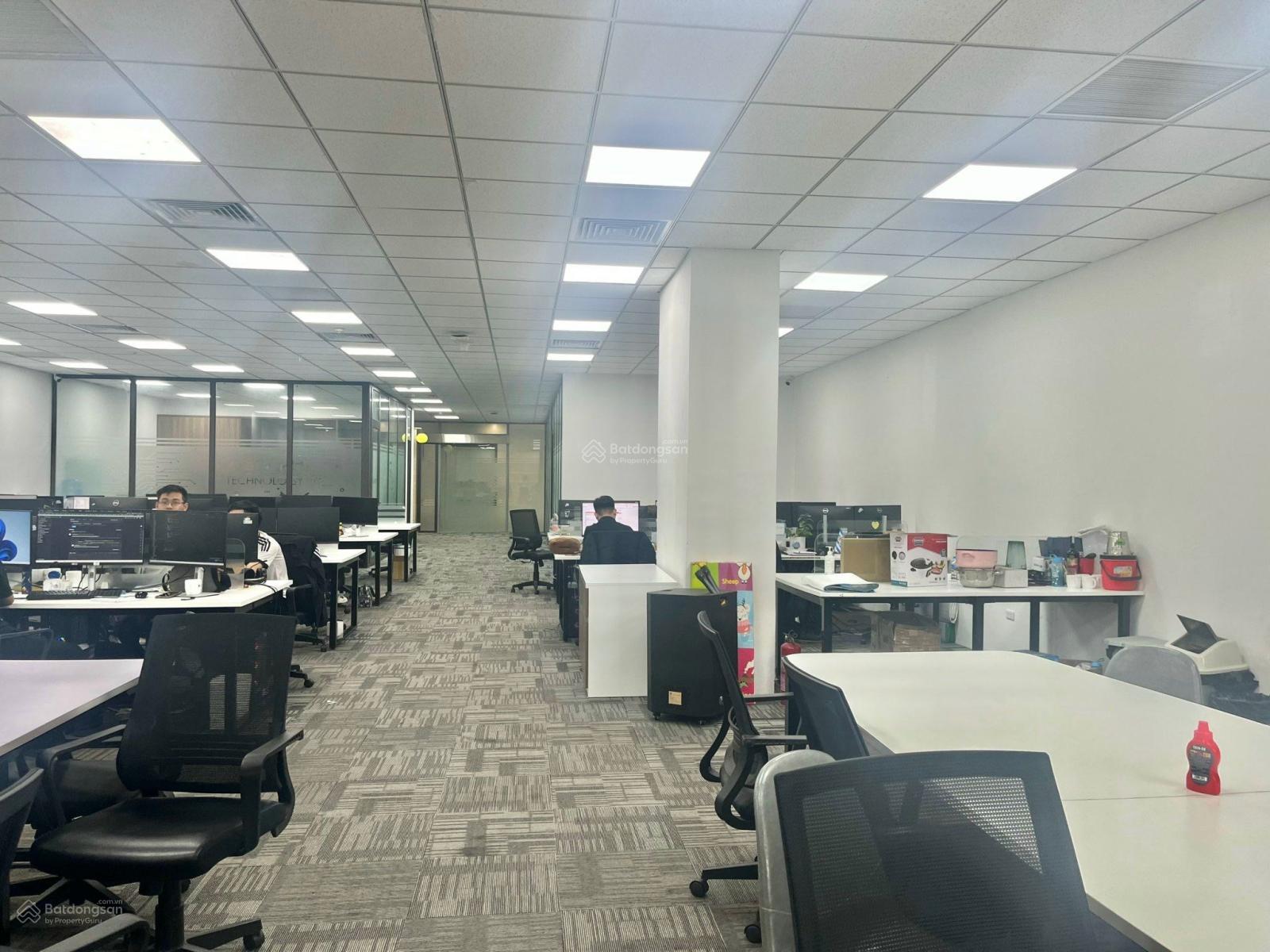 Cho thuê văn phòng Icon4 phố Đê La Thành, Đống Đa 175m2, 250m2, 800m2, giá 140 nghìn/m2/th