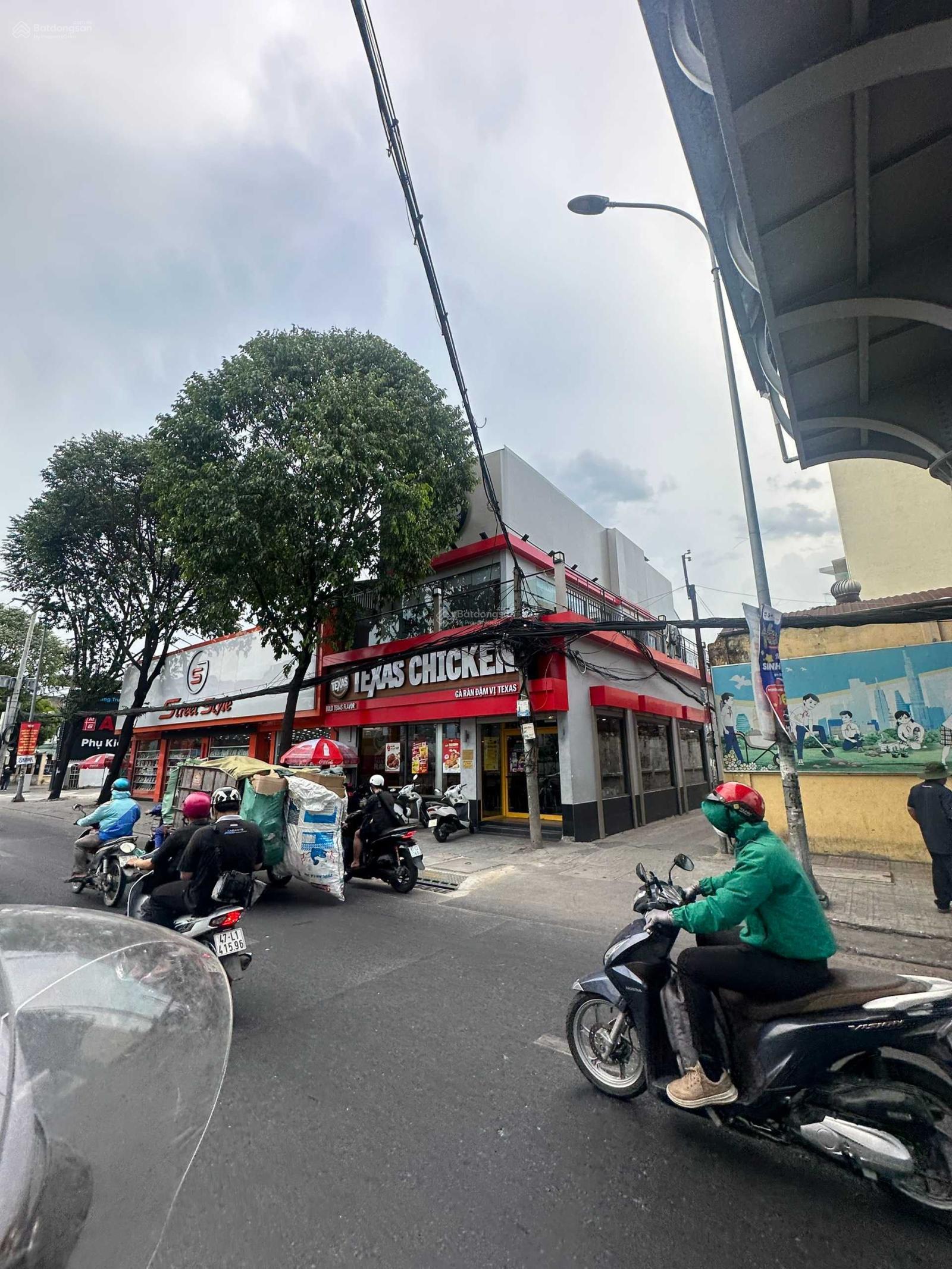 Duy nhất! Mặt tiền Phạm Văn Chiêu P14 DT 13x30m DCT 135tr/th vuông vức chỉ 32 tỷ