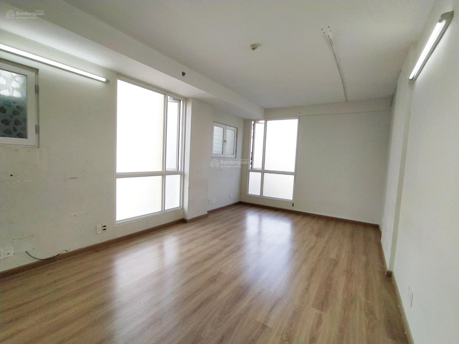 Bán Officetel quận 10, mặt tiền Cao Thắng, DT 31M2 giá 1tỷ7 bao thế phí, sẵn HĐ thuê dài hạn