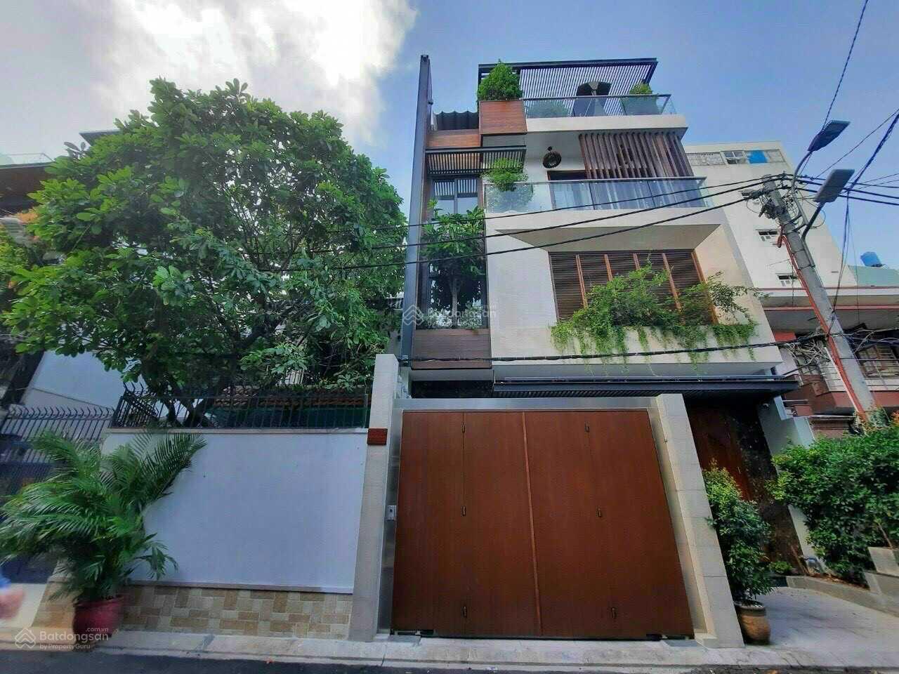 Rẻ nhất góc 2 MT ốp kính Phạm Ngọc Thạch, P. 6, quận 3 (5x16m) 3 tầng HĐT 150tr/th giá 30 tỷ