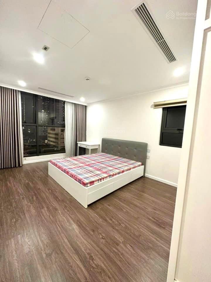 Cho thuê căn hộ Phố Đội Cấn, Ba Đình, 170m2, 4PN, full nội thất, 23 tr/th. LH 0981 545 ***