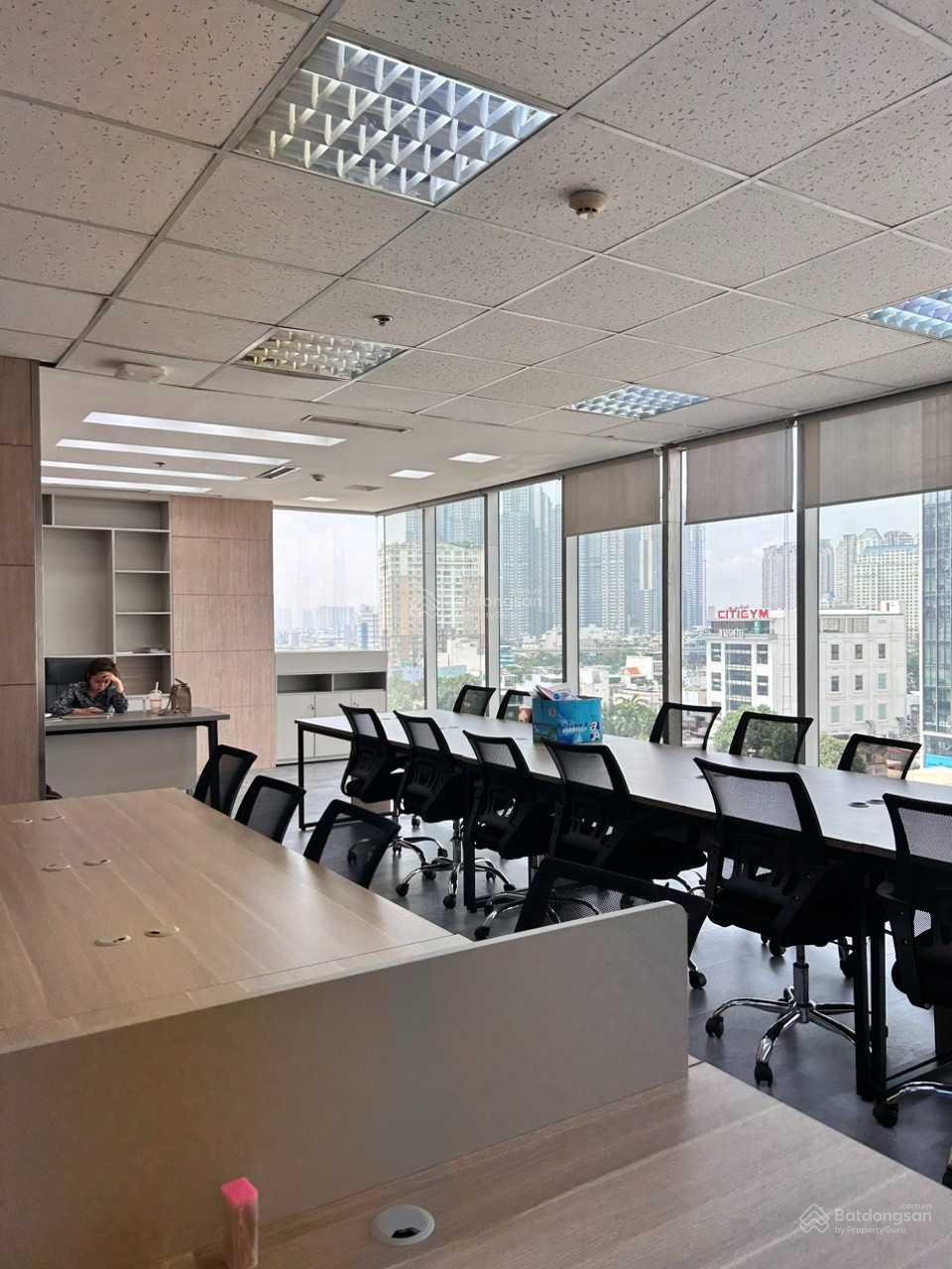 Chuyển nhượng building hạng A - góc 2 MT Nguyễn Đình Chiểu, Q1 (20x26m) - 2 hầm 15tầng. Giá: 1000tỷ
