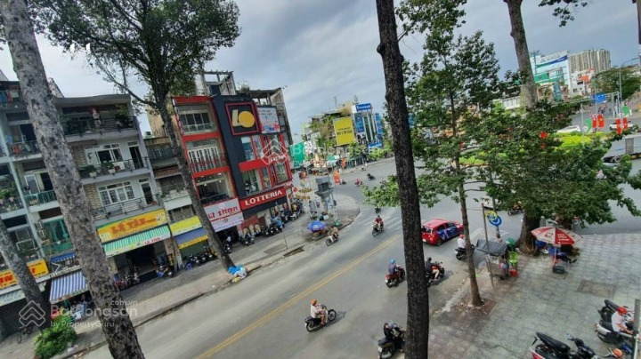 Cho thuê mặt tiền đường Ngô Gia Tự, Quận 10, DT: 6x22m, 1 trệt 1 lầu, DTSD: 264m2