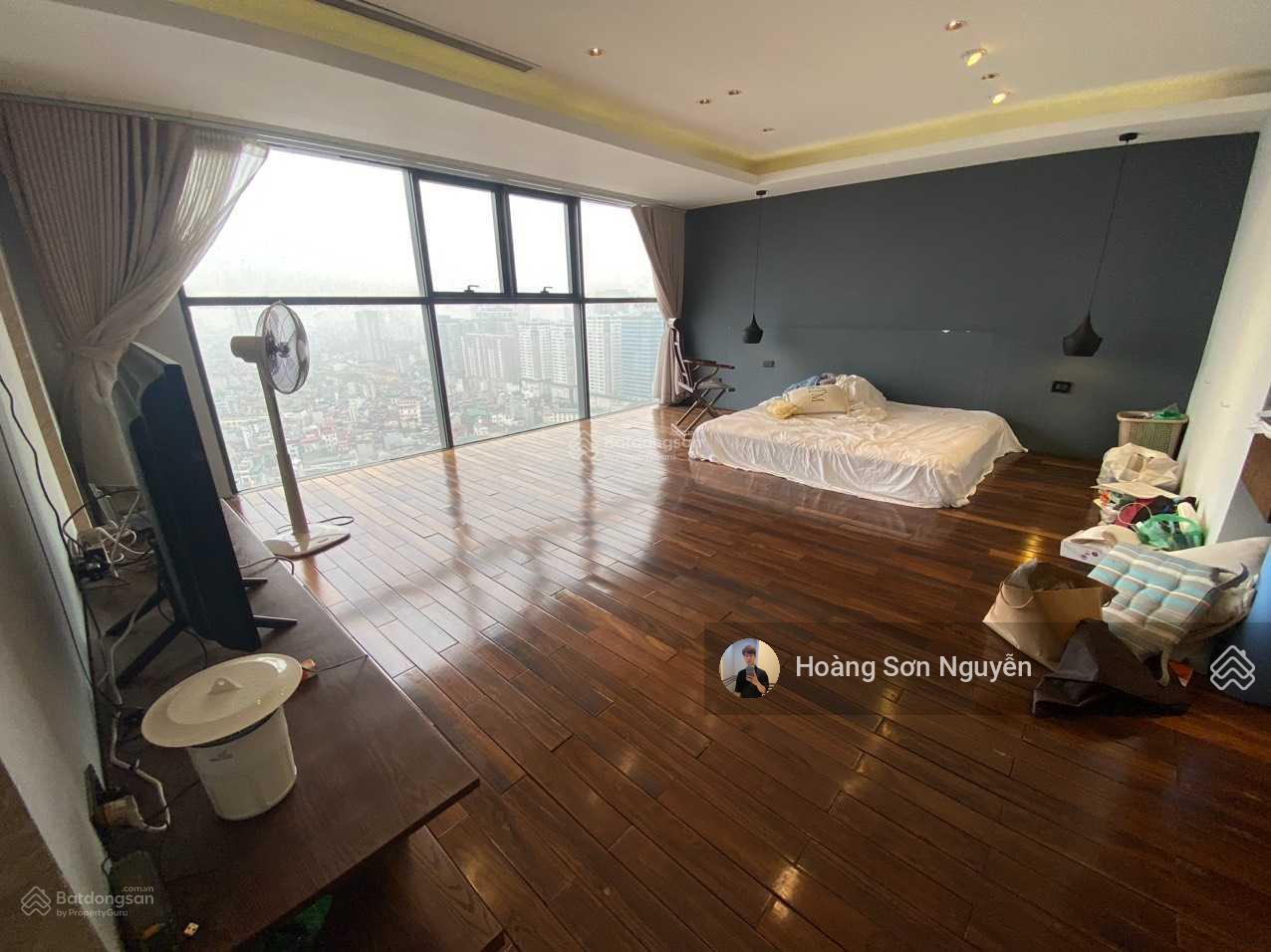 Cho thuê siêu phẩm penthouse duplex đường Hoàng Đạo Thúy 250m2 4 phòng ngủ full nội thất sang trọng