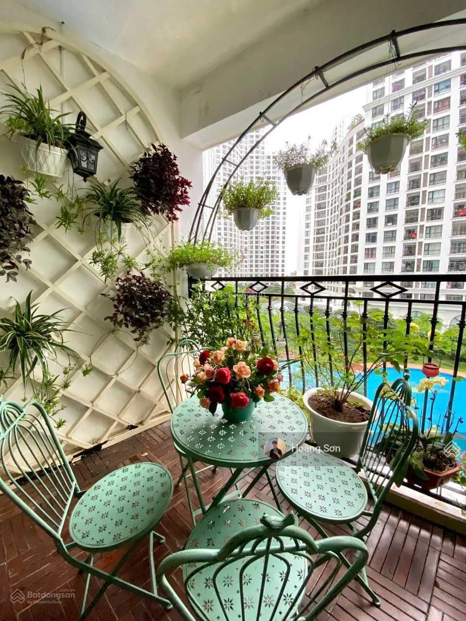 Siêu phẩm penhouse duplex Royal City 300 m2 4 phòng ngủ 3wc full nội thất sang trọng giá chỉ 48,8tr Siêu phẩm penhouse duplex Royal City 300 m2 4 phòng ngủ 3wc full nội thất sang trọng giá chỉ 48,8tr