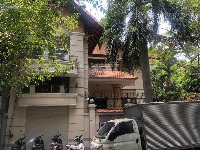 Biệt thự sân vườn Yên Thế - Cửu Long, P2, TB. DT 12*12,5m lửng 3 lầu ST. Giá 17,5 tỷ Biệt thự sân vườn Yên Thế - Cửu Long, P2, TB. DT 12*12,5m lửng 3 lầu ST. Giá 17,5 tỷ