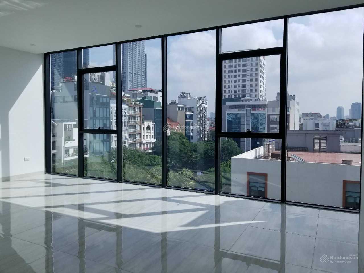 Cho thuê văn phòng Nguyễn Văn Huyên dt 65m2 view kính giá thuê 12 triệu rẻ nhất Cầu Giấy Cho thuê văn phòng Nguyễn Văn Huyên dt 65m2 view kính giá thuê 12 triệu rẻ nhất Cầu Giấy