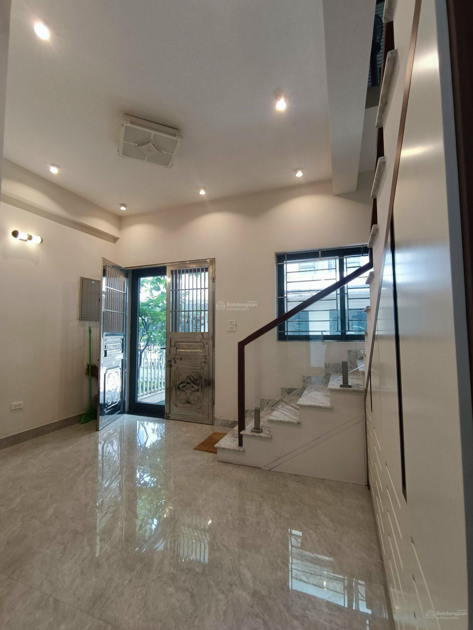 Bán biệt thự thương mại Marina 241,5m2, 4 tầng, có thang máy, kinh doanh đông khách nhất Ecopark