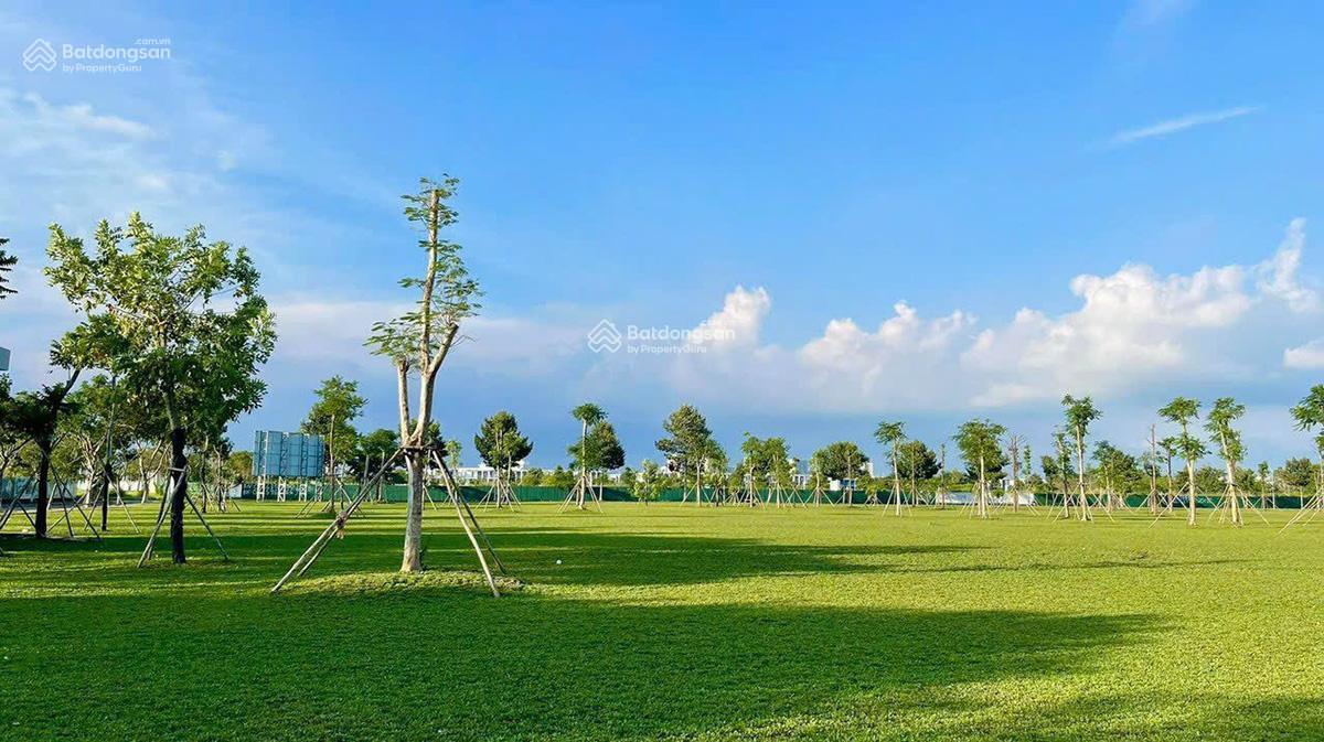 Một nền duy nhất tại KĐT Đông Tăng Long 170m2 giá chỉ 60tr/m2 sổ cầm tay. LH: 0938 256 ***