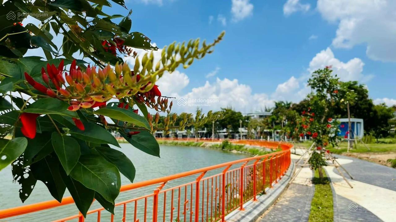 Một nền duy nhất tại KĐT Đông Tăng Long 170m2 giá chỉ 60tr/m2 sổ cầm tay. LH: 0938 256 ***