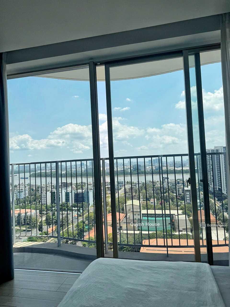 Hình thật nhà thật - DT thật 163m2 - chính chủ 3 phòng ngủ tầng cao view cam kết đẹp nhất Waterina
