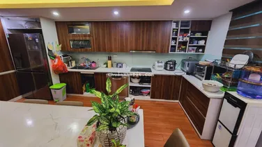 Bán nhanh. LK 92m2 nhà 5 tầng. Đường 17.5m. vỉa hè 5m. vị trí kinh doanh. gần trường Marie Curie.