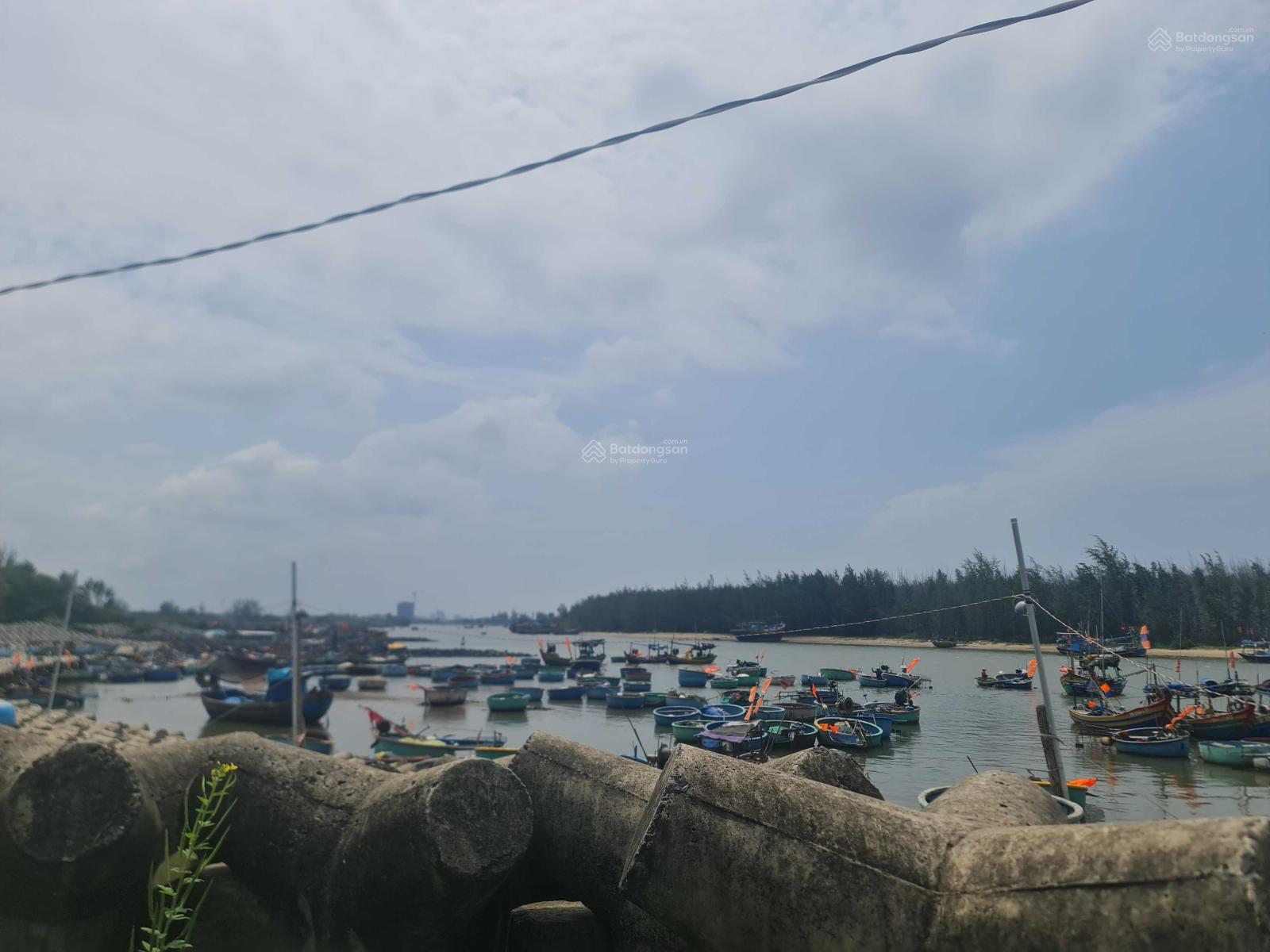 Cách biển chỉ 200m, lô duy nhất 930m2, 300m2 thổ cư, ngay bờ kè Lộc An, xây khách sạn, làm homestay