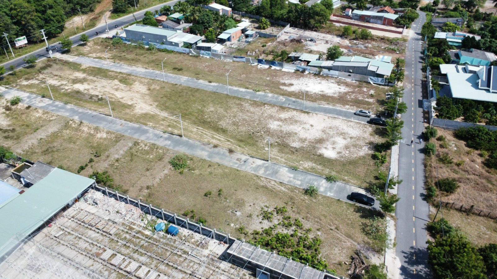 Chính chủ kẹt tiền bán lô đất đường ven biển giá 1.2 tỷ 125m2 thổ cư 100% cho vay 1 tỷ luôn