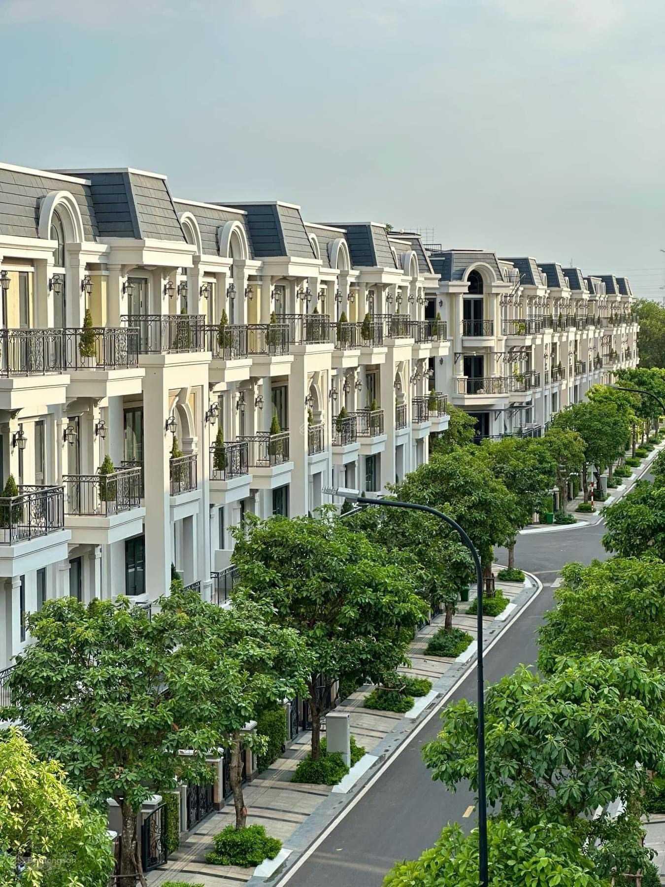 Chính chủ gửi bán căn The Classia giá thấp nhất. Diện tích 5x19m giá chỉ 16.49 tỷ, giá tốt nhất