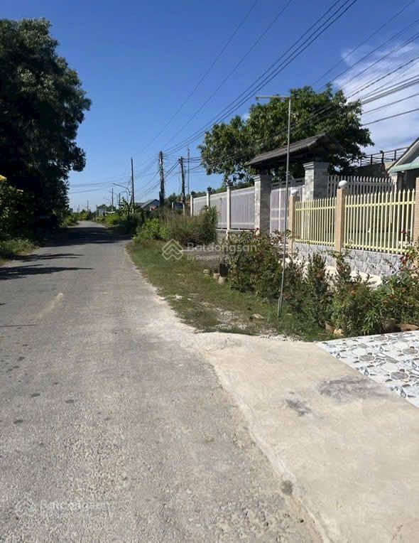 Bán đất tặng nhà cấp 4. 2 PN. Tại xã Hoà Hội Châu Thành Tây Ninh giá rẻ vô cùng