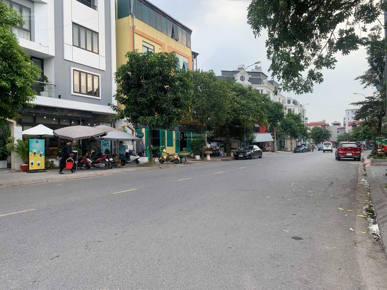 Bán gấp: DT: 90m2 MT: 6m đường 16m dự án Sông Hồng, phố Thành Trung, Trâu Quỳ, Gia Lâm, giá: 19.5ty