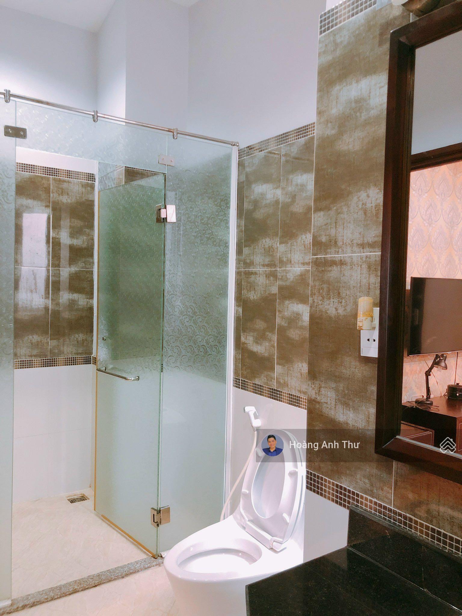 Toà nhà CHDV Cửu Long, P2 Tân Bình 10x20 hầm 7 lầu HDT 160tr/th giá 55 tỷ TL