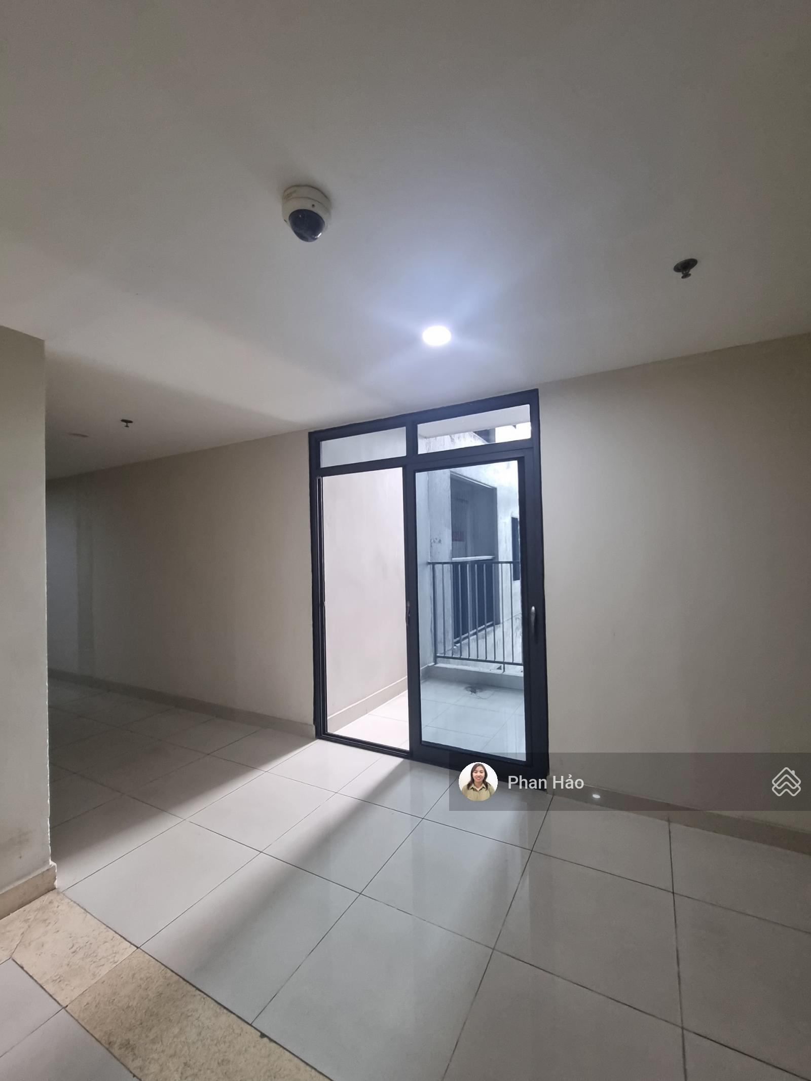 Bán căn hộ Discovery Complex 302 Cầu Giấy. 194m2 giá 78tr/m2. Gồm PN, 3VS, slot ô tô. NT cơ bản