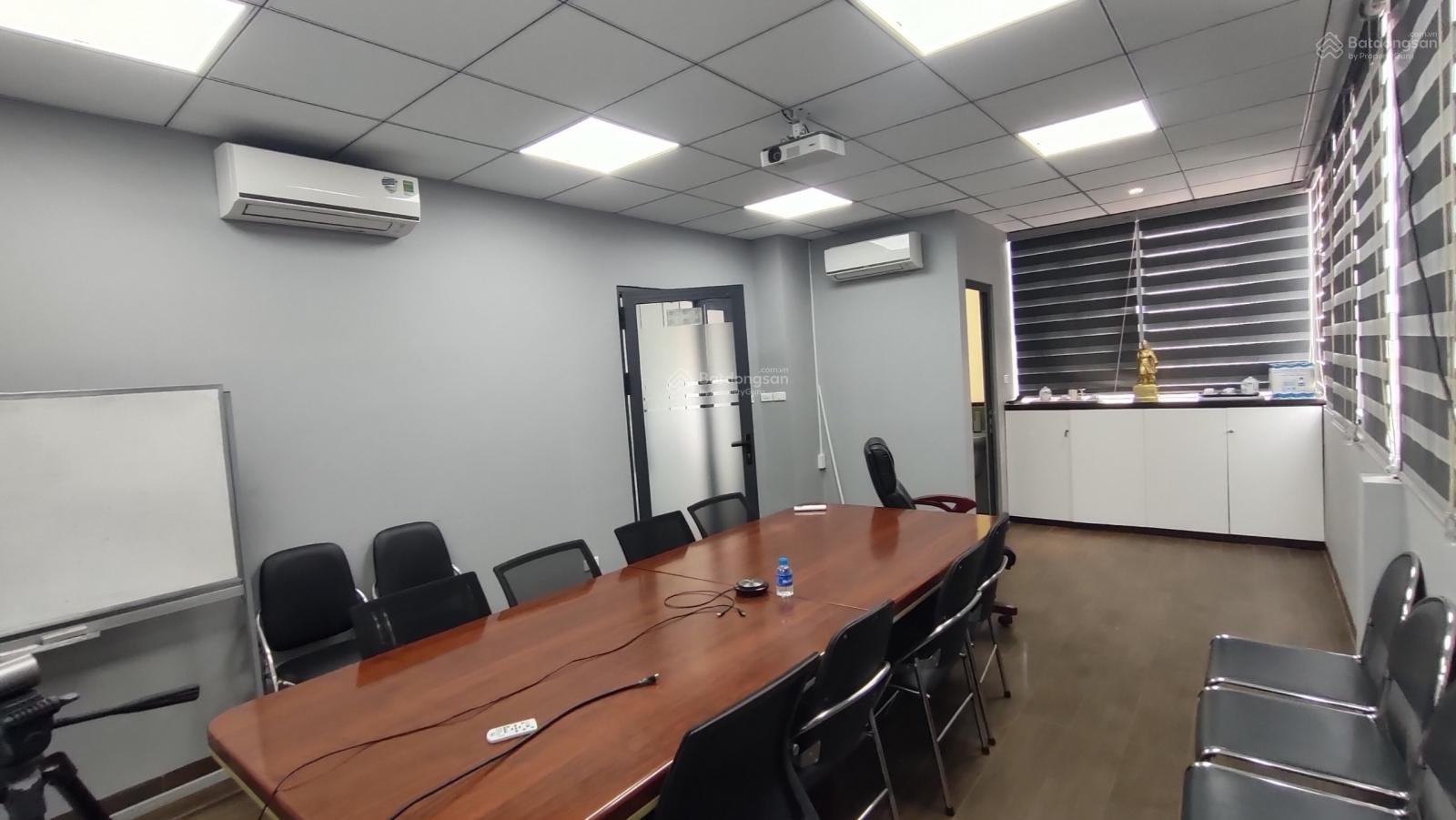 Cho thuê nhà Hẻm Xe Tải Đường Tô Hiến Thành phường 13 quận 10 - Dtsd 800m2 Cho thuê nhà Hẻm Xe Tải Đường Tô Hiến Thành phường 13 quận 10 - Dtsd 800m2