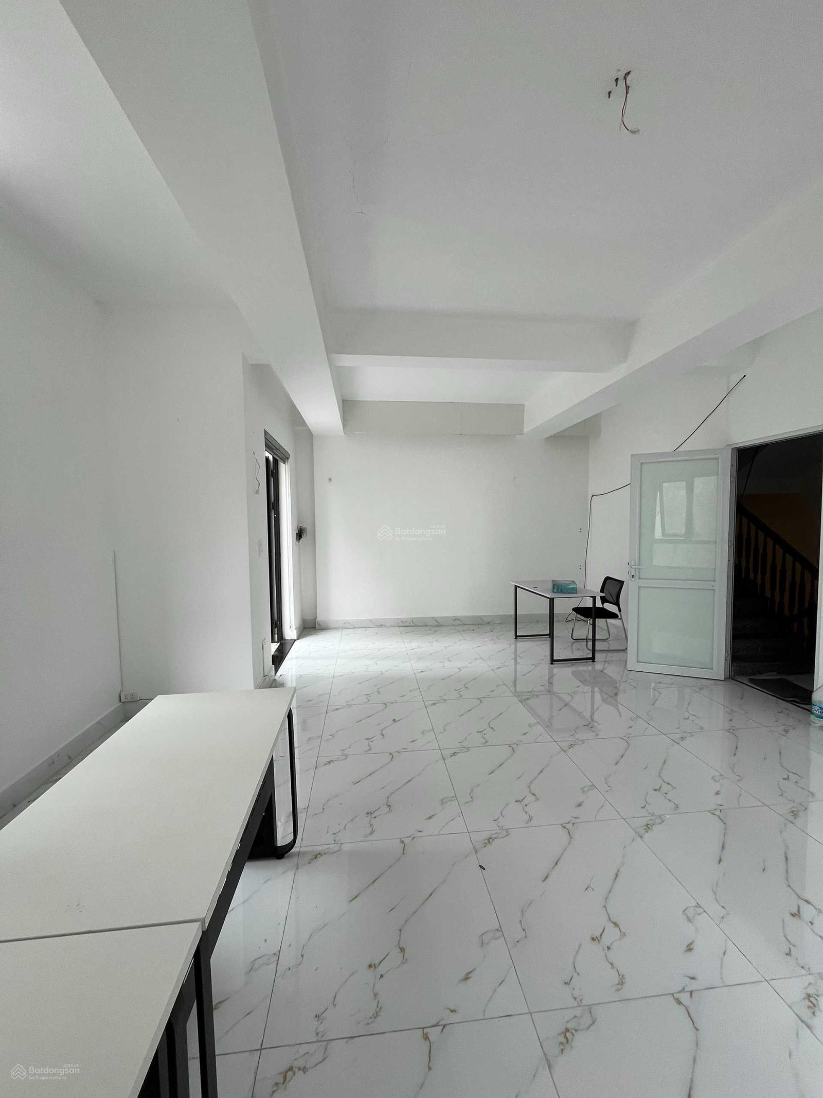 Cho thuê văn phòng 90 m2/tầng, sàn thông, 2 mặt thoáng đẹp tại Mỗ Lao - Tố Hữu