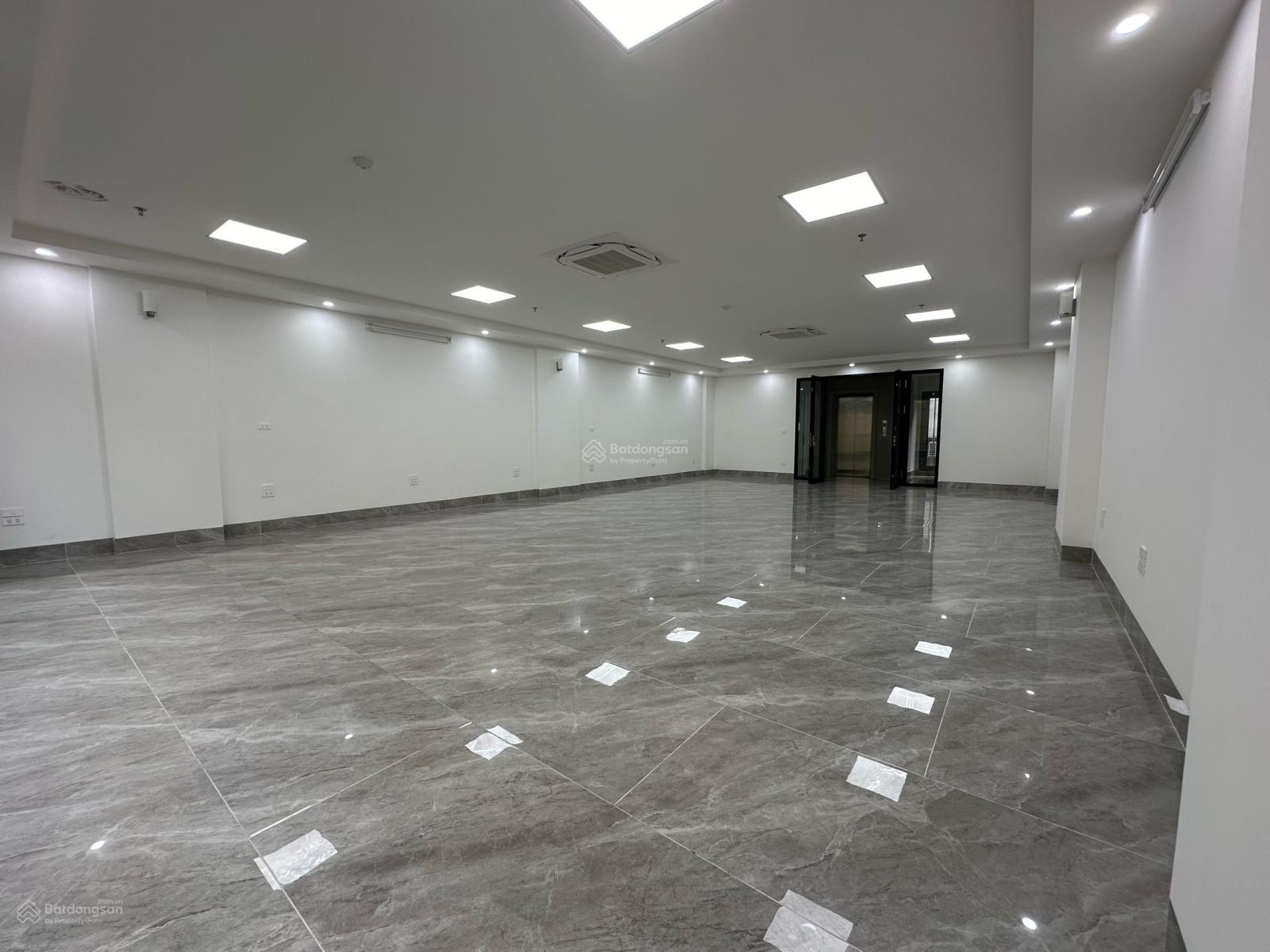 Tôi cho thuê mới xây LK 90 Nguyễn Tuân căn góc, 2 mặt tiền 115m2 x 5 tầng thang máy thông sàn 53tr Tôi cho thuê mới xây LK 90 Nguyễn Tuân căn góc, 2 mặt tiền 115m2 x 5 tầng thang máy thông sàn 53tr