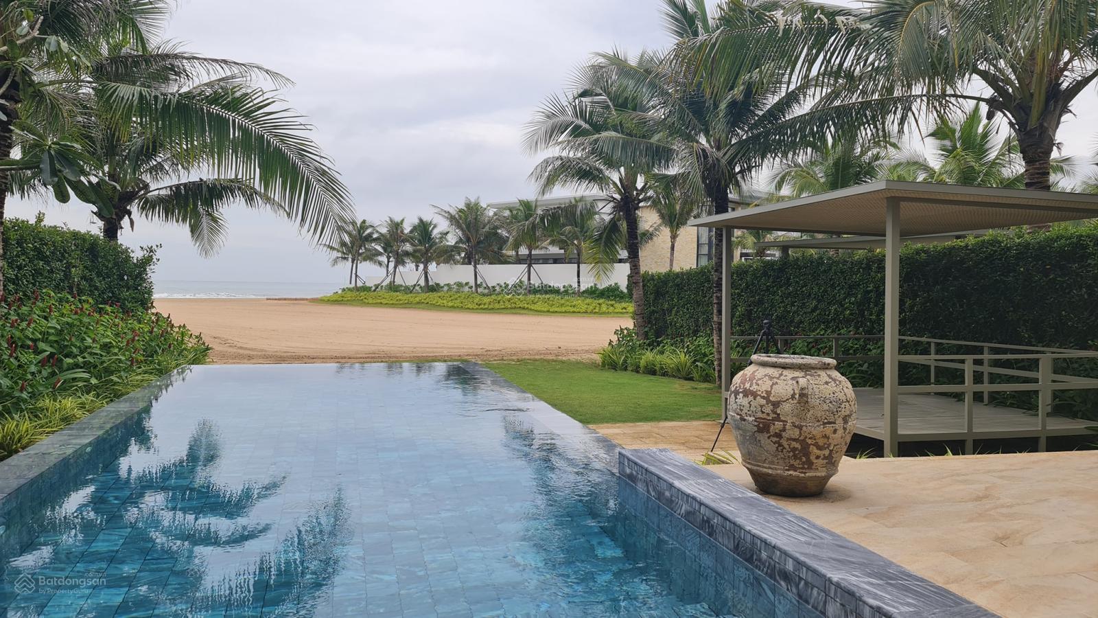 Villa mặt biển DT 577m2 - 3PN - Giai đoạn 2, chủ nhân sử dụng riêng tư, giá bán rẻ nhất