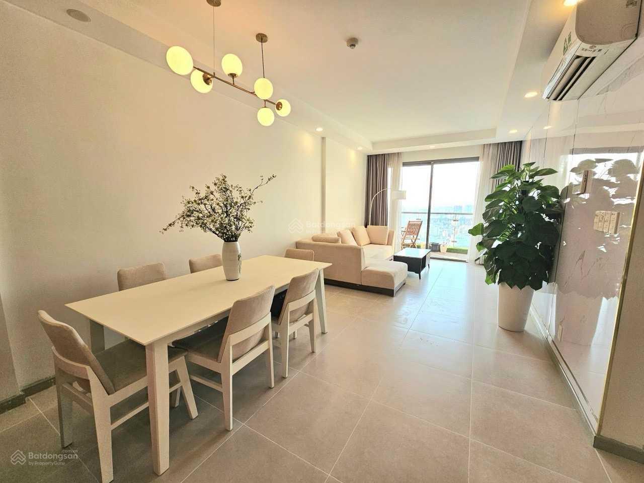 Siêu phẩm - căn hộ Rivera Park Thành Thái chỉ 4,85 tỷ, Quận 10 (ngay ĐH Bách Khoa). 74m2 2PN 2WC