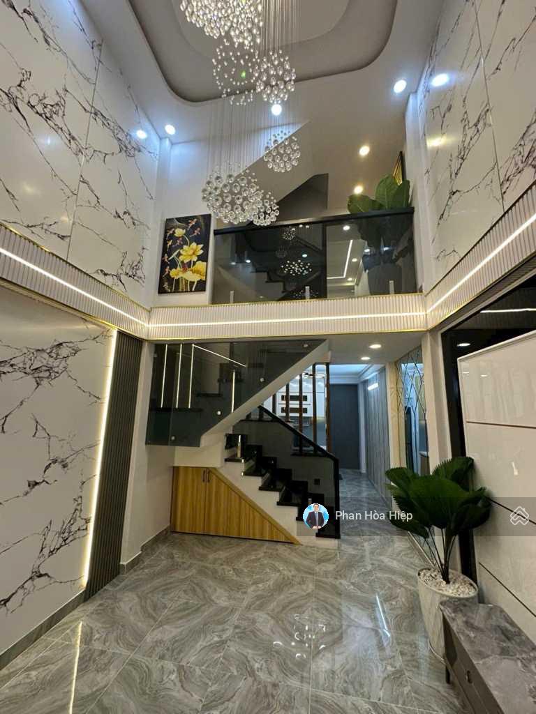 Bán gấp nhà mới xây HXH Lý Chiêu Hoàng, 48m2, 3 tầng BTCT 4PN, cách 20m ra MT đường