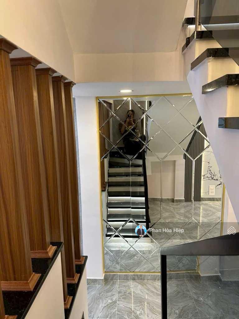 Bán gấp nhà mới xây HXH Lý Chiêu Hoàng, 48m2, 3 tầng BTCT 4PN, cách 20m ra MT đường Bán gấp nhà mới xây HXH Lý Chiêu Hoàng, 48m2, 3 tầng BTCT 4PN, cách 20m ra MT đường