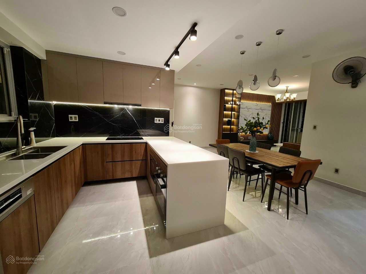 Cần cho thuê nhanh căn hộ cao cấp Midtown Sakura, PMH, Q7 nhà đẹp, giá xinh. LH 0917 300 *** Ms Hằng