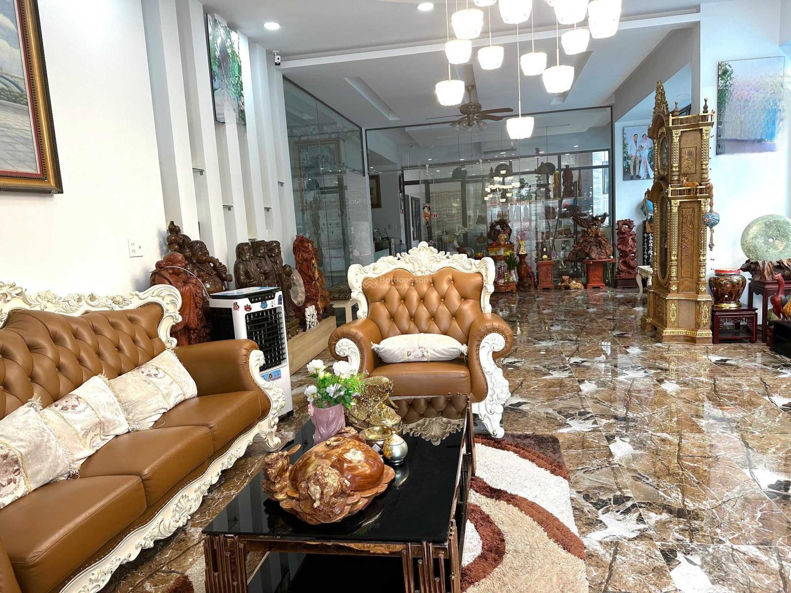 Siêu phẩm góc 2 mặt tiền Bà Huyện Thanh Quan, Quận 3 (99x11m) 5 tầng. HĐT: 200 tr. Giá 55 tỷ