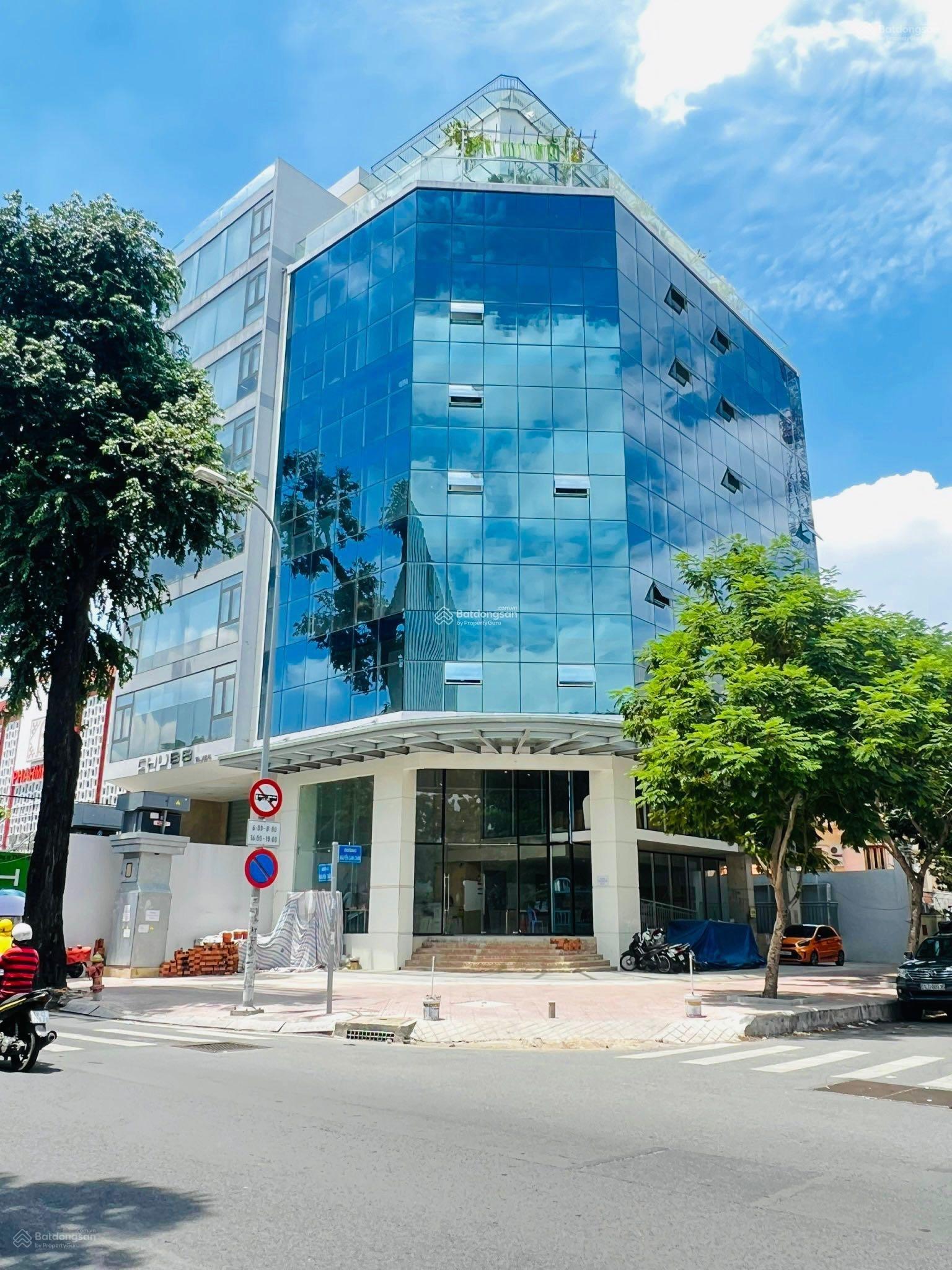 Bán tòa nhà (12x22m) mặt tiền kinh doanh ngay Cao Thắng, Quận 10