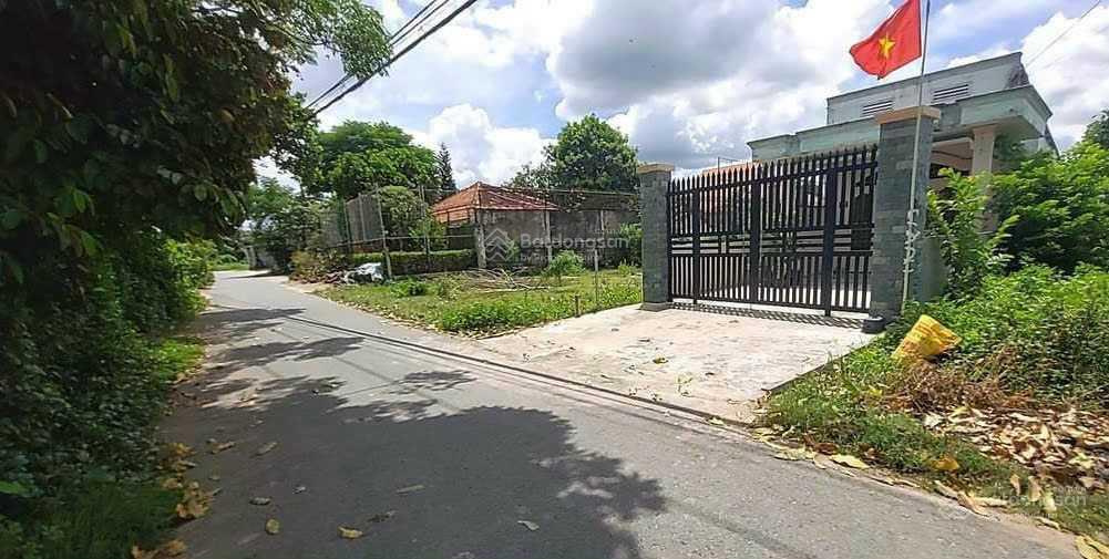 Kẹt tiền bán gấp lô đất Lê Thị Vui DT 160m2 full thổ cư SHR giá 780 triệu Kẹt tiền bán gấp lô đất Lê Thị Vui DT 160m2 full thổ cư SHR giá 780 triệu