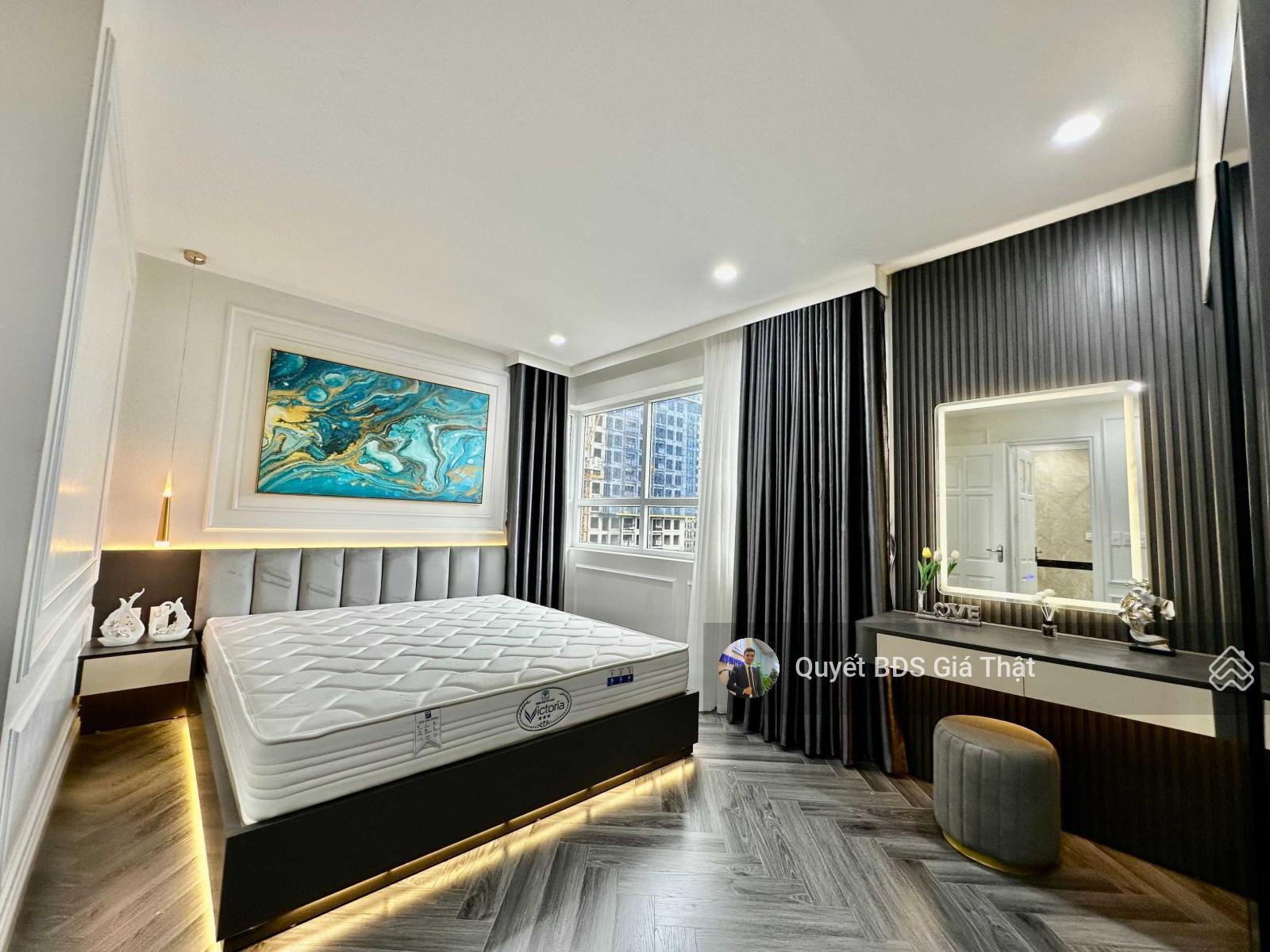 (Giá thật) chính chủ bán căn 141m2 3PN + 3WC tầng trung full NT sang xịn đẹp 23 tỷ cc Royal City