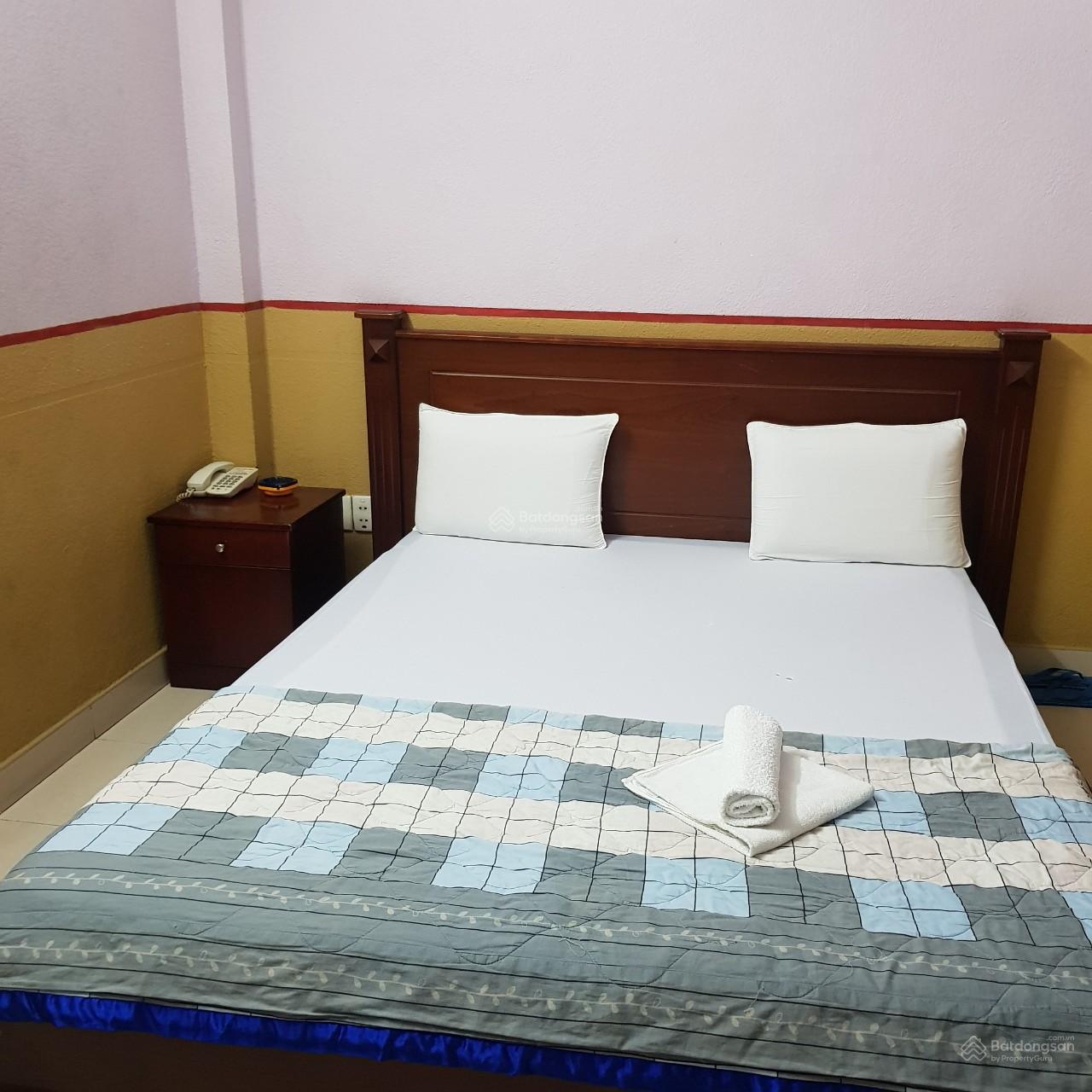 Bán căn đôi KS Thiên Hương điạ chỉ: 176A - 176 Nguyễn Chí Thanh, P.4, Q.11, Dt: 8m x 19m, chỉ 56 tỷ Bán căn đôi KS Thiên Hương điạ chỉ: 176A - 176 Nguyễn Chí Thanh, P.4, Q.11, Dt: 8m x 19m, chỉ 56 tỷ