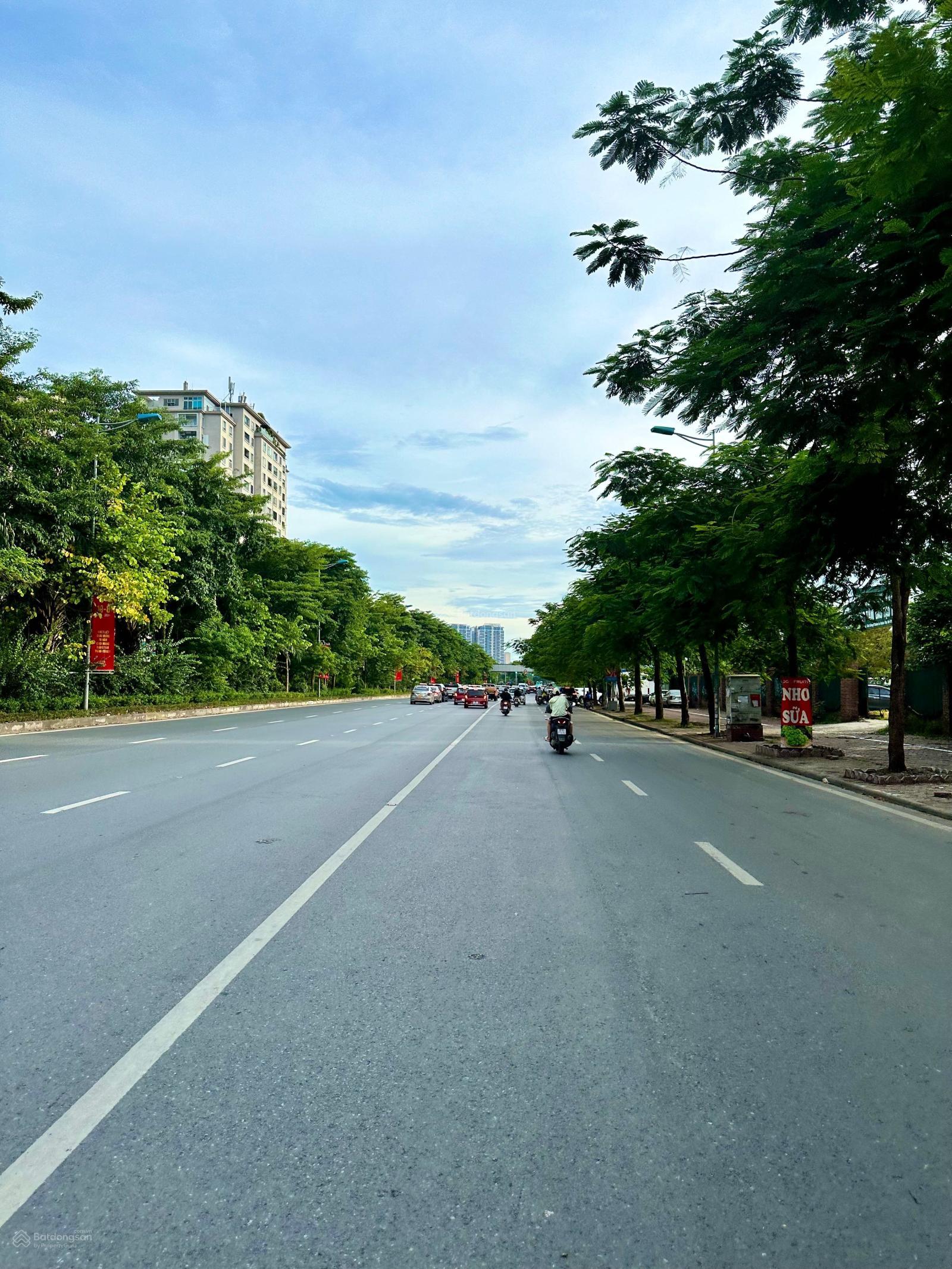 Cần bán nhà lô góc mặt phố Võ Chí Công, Tây Hồ. DT 1000m2 x MT 25m. Vị trí cực đẹp - Sầm uất