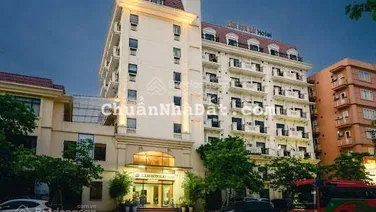 Bán khách sạn Cửa Lò 1200m2, mặt tiền 60m, sổ đỏ đất ở lâu dài