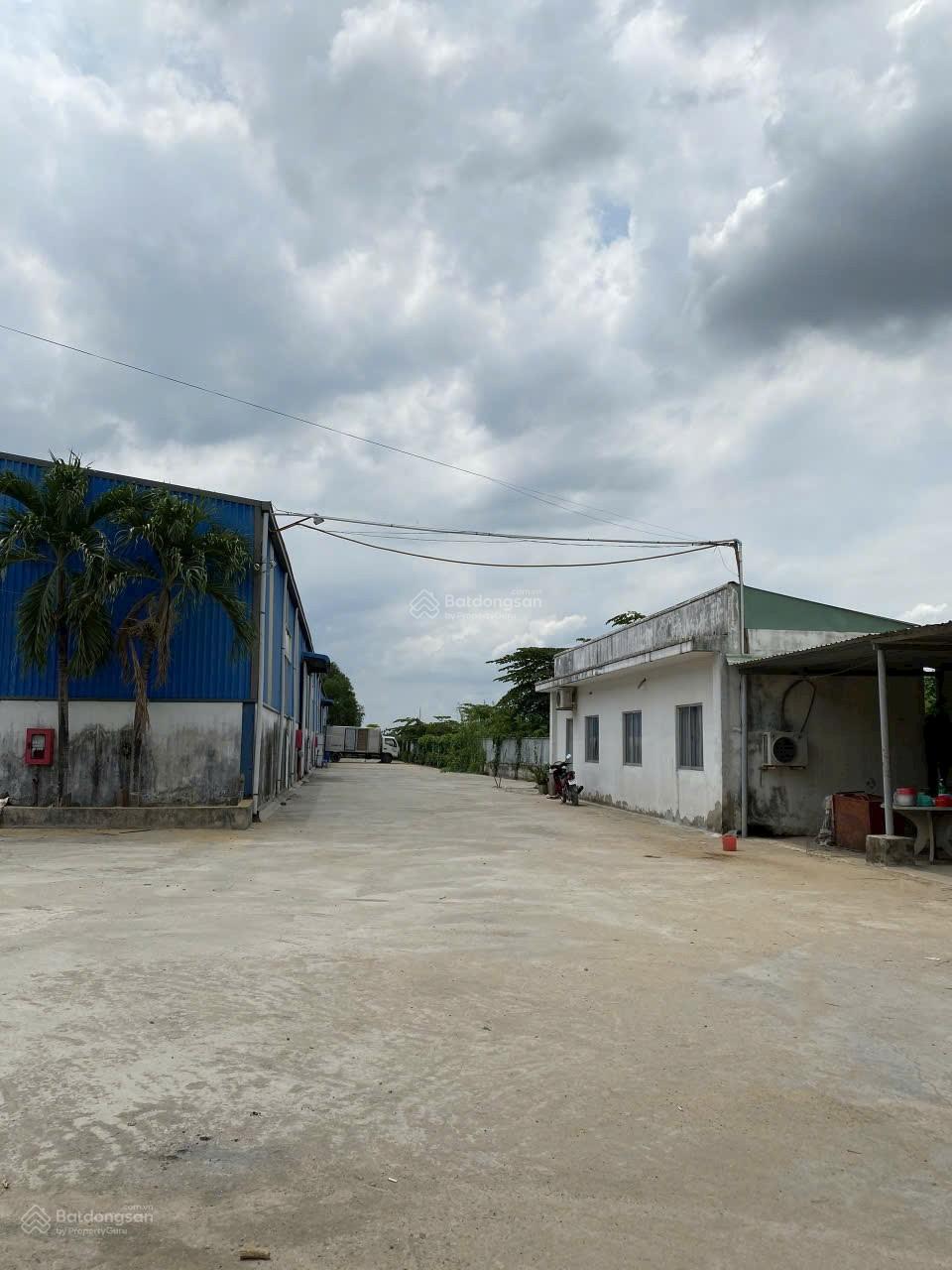 Nhà xưởng cần bán mặt tiền Võ Văn Bích, DT: 3,900m2, giá 22 tỷ