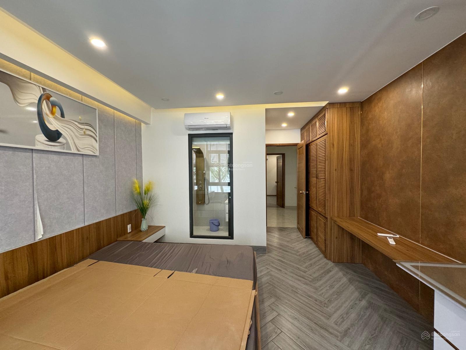 Nhà cấp 4, MT Phạm Văn Bạch 5,10x26m (nở hậu 5.30)MT hẻm sau 3m, hết lộ giới. LH: 0937 843 ***