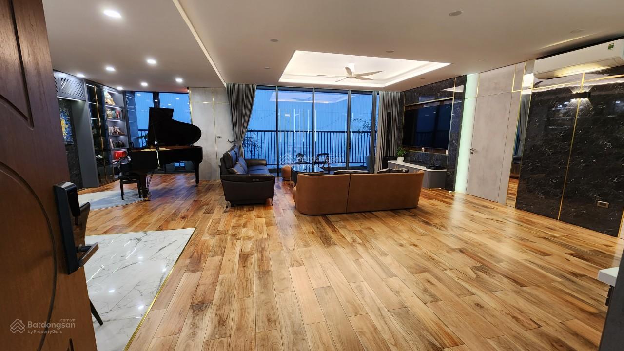 Cần bán gấp căn hộ 4PN Golden Palace 162m2 tầng trung ban công ĐN view thoáng, full đồ giá 10,9 tỷ