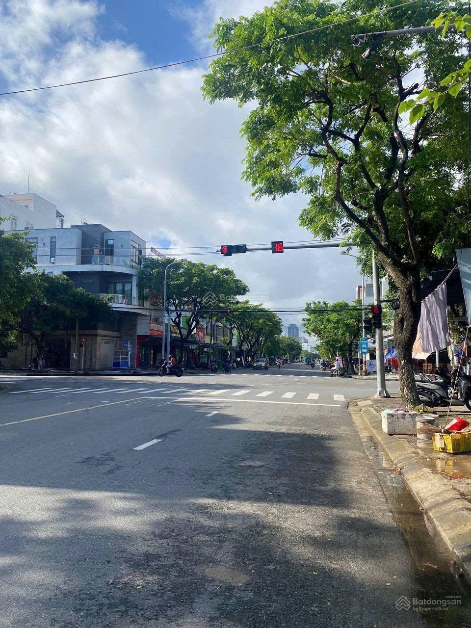 Bán đất mặt tiền kinh doanh sầm uất đường 10m5 Khúc Hạo, DT 100m2 Nhà 2 Mê Kiên Cố !