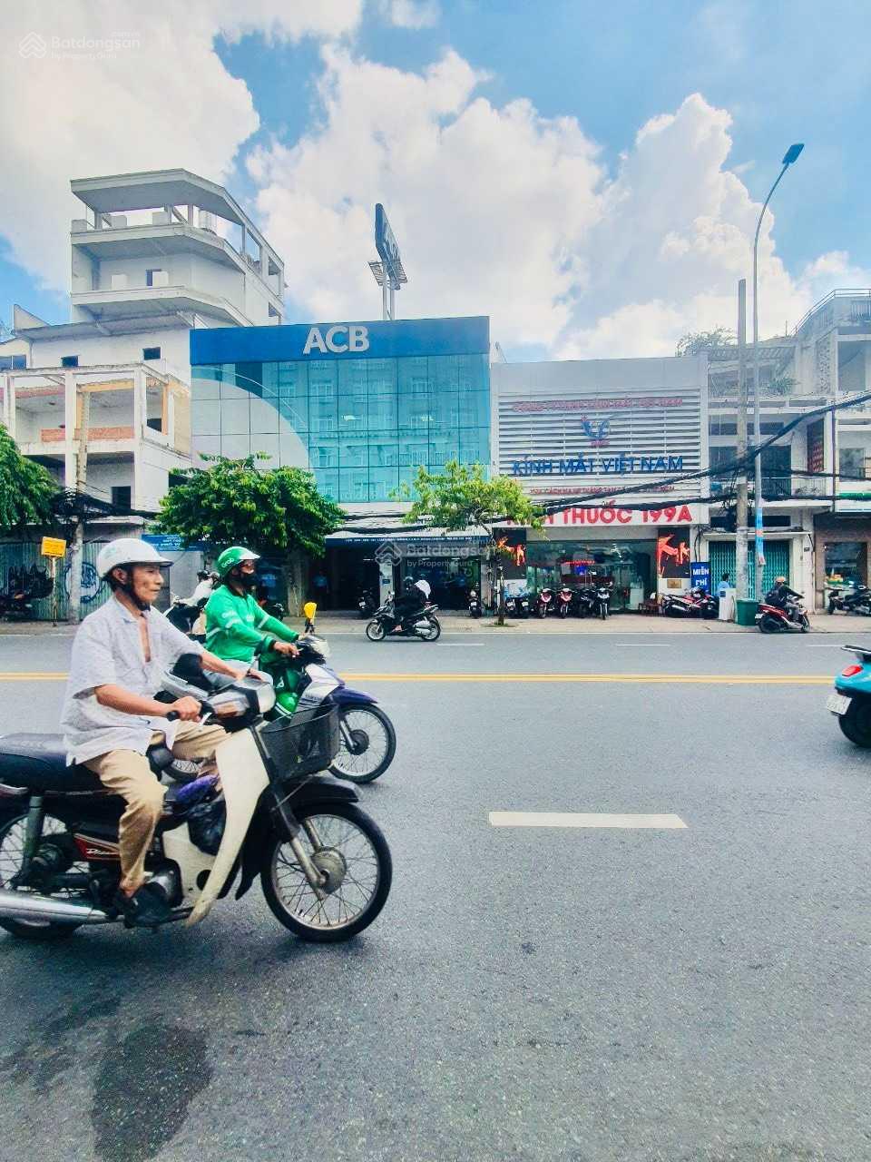 Toà nhà mặt tiền 712B Sư Vạn Hạnh đối diện Vạn Hạnh Mall (8x22m, hầm 9 tầng) HĐT: 370 tr/th - 79 tỷ