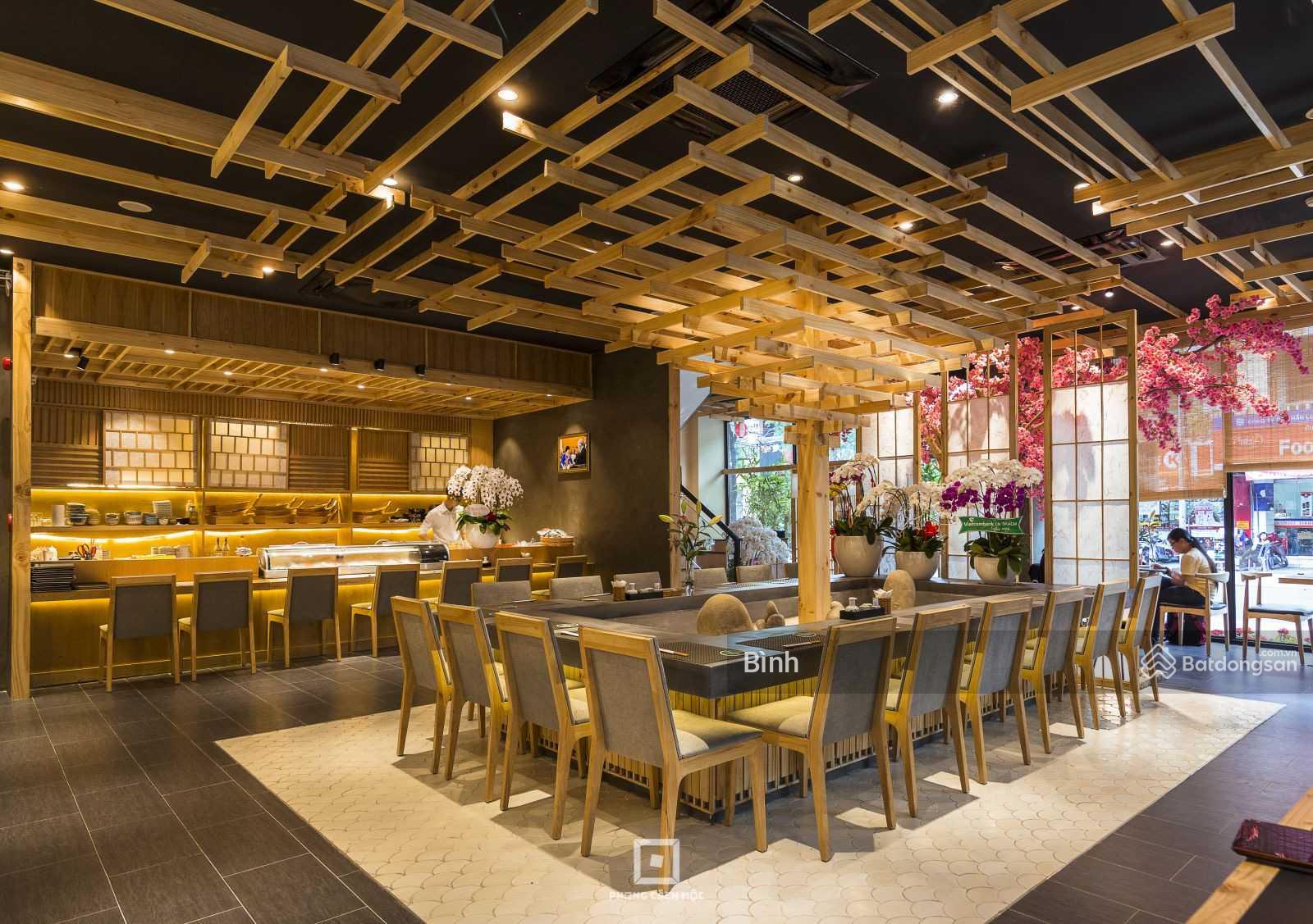 Cho thuê nhà phố Hàng Vôi, 20m2x 2 tầng, mặt tiền: 5m, giá: 20tr, thuê riêng biệt, đoạn đẹp Cho thuê nhà phố Hàng Vôi, 20m2x 2 tầng, mặt tiền: 5m, giá: 20tr, thuê riêng biệt, đoạn đẹp