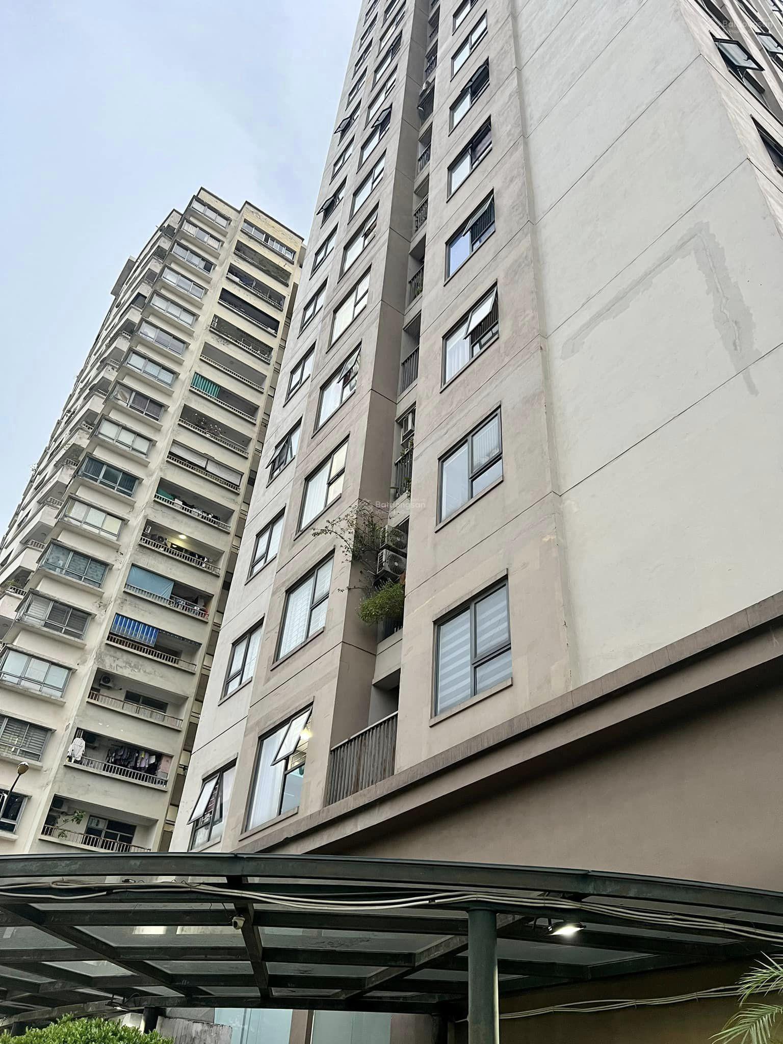 Bán căn hộ 3 phòng ngủ tòa CT2E VOV Mễ Trì giá thiện chí. Nhà 2 mặt thoáng, căn góc đã sửa đẹp