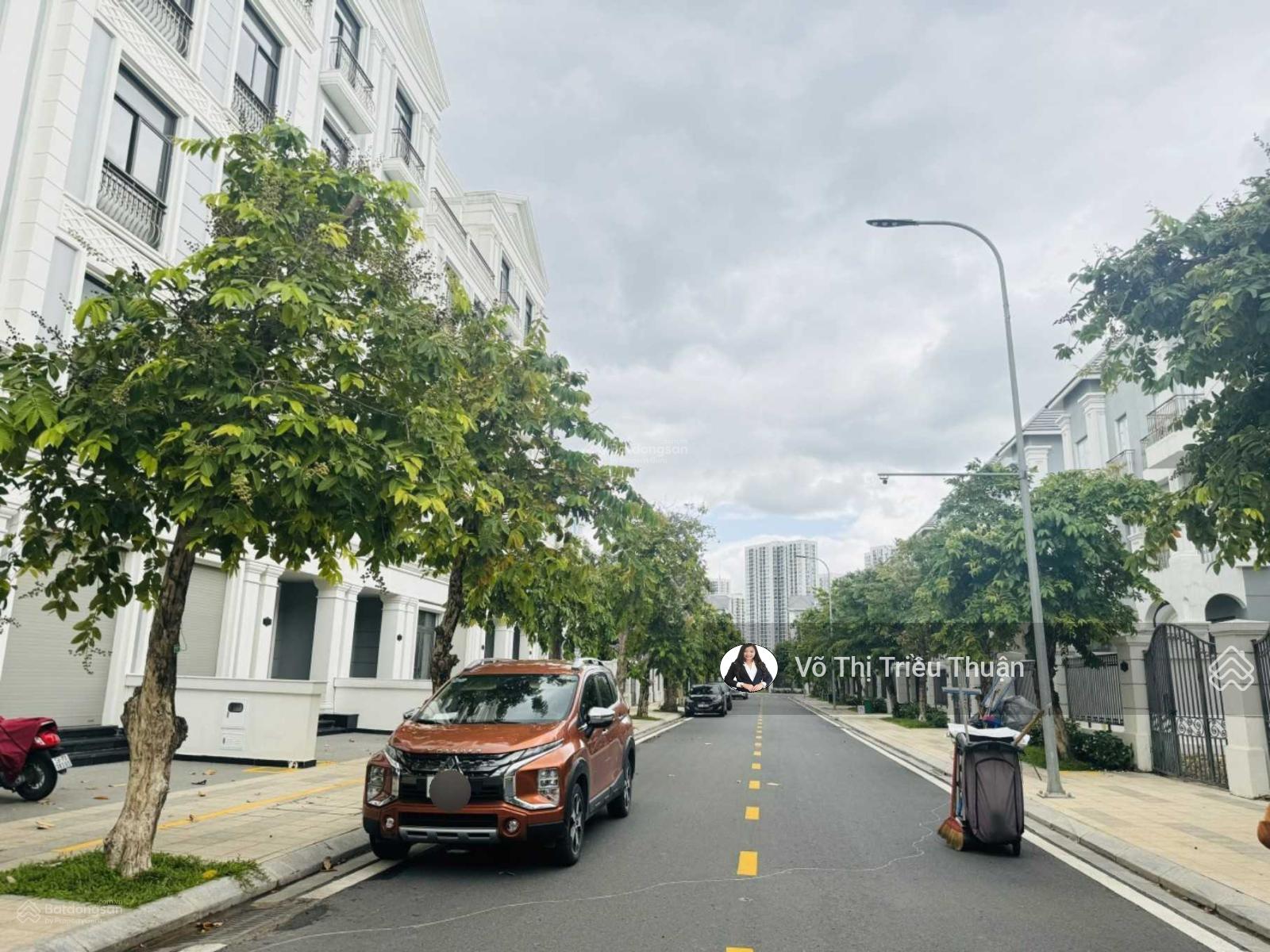 Bán - biệt thự song lập 200m2 - Glory - giá bán top 1 toàn khu Vinhomes Grand Park tháng 12/2025 Bán - biệt thự song lập 200m2 - Glory - giá bán top 1 toàn khu Vinhomes Grand Park tháng 12/2025