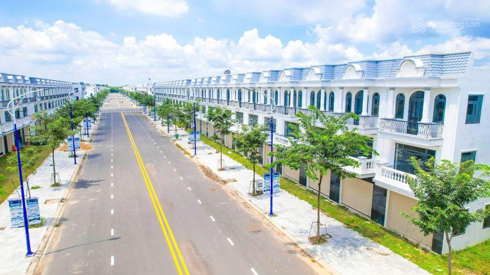 Bán nhà sổ sẵn, đã hoàn công, DT 100m2 KCN Bàu Bàng. Bình Dương, TT 750 triệu công chứng, HT vay Bán nhà sổ sẵn, đã hoàn công, DT 100m2 KCN Bàu Bàng. Bình Dương, TT 750 triệu công chứng, HT vay